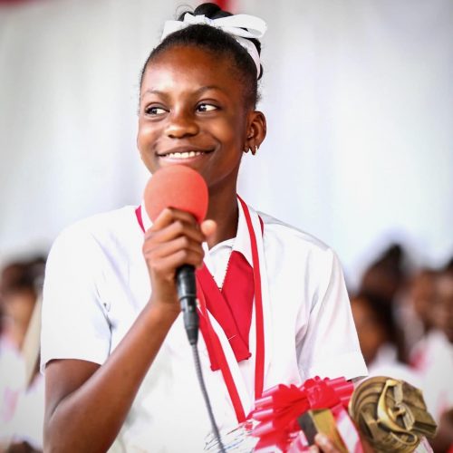 valentina-receives-gold-1